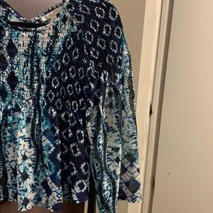 Flowy beautiful top xs